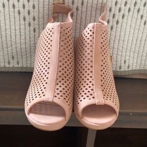 Top Moda pink wedge sandals.